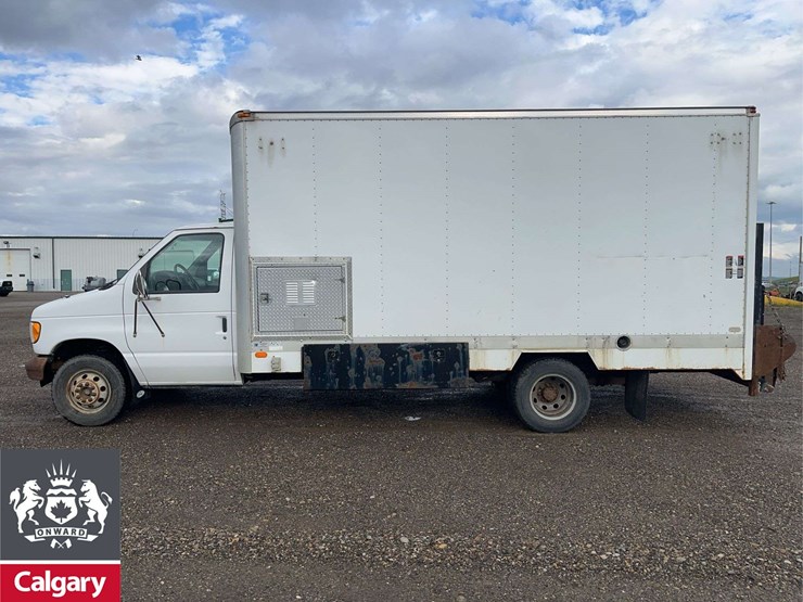 2002-ford-e-series-s/a-service-truck-image-2