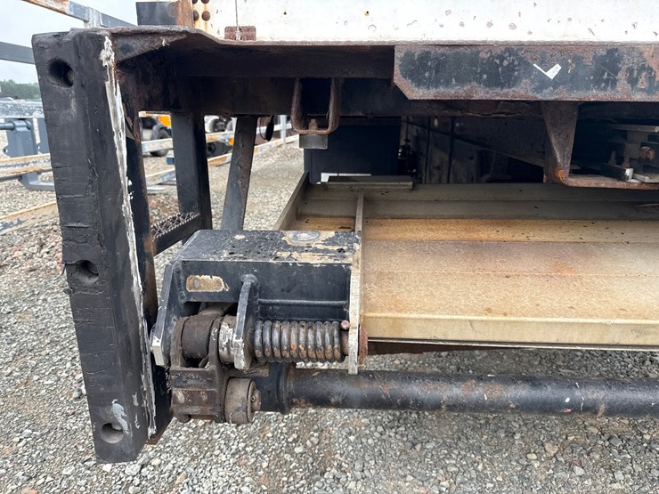 2011-international-durastar-4300-image-39