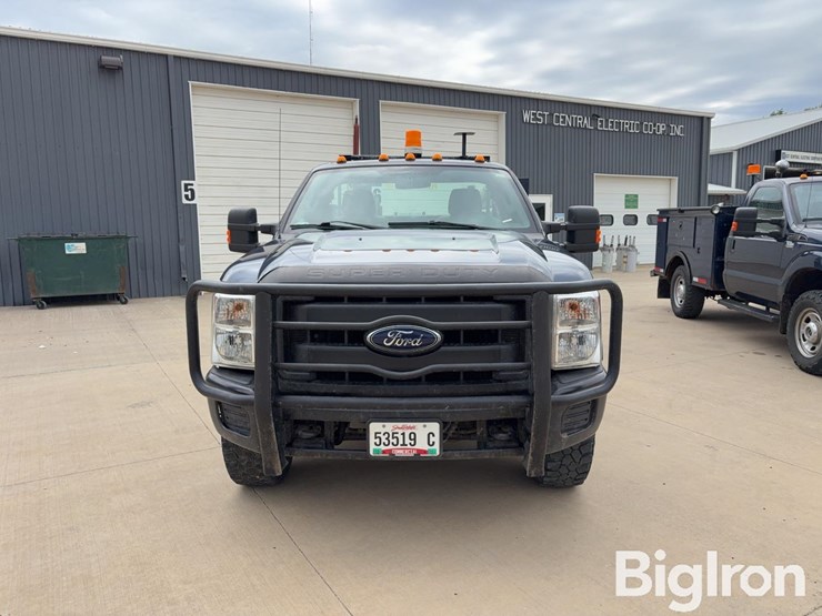 2016-ford-f350-xl-image-2