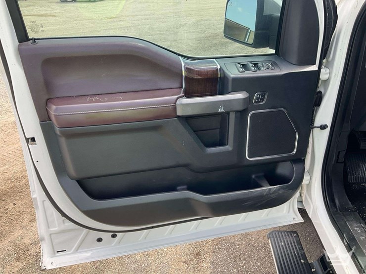 2016-ford-f150-image-12