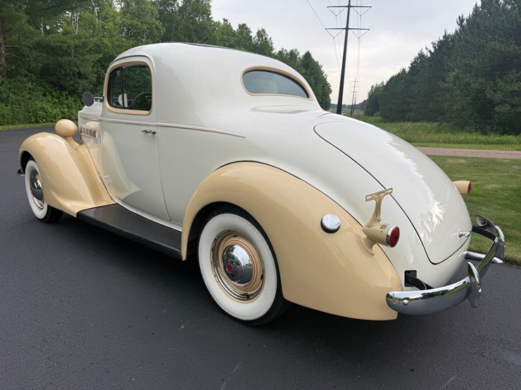 #1372-•-1937-packard-115-c-coupe-image-3