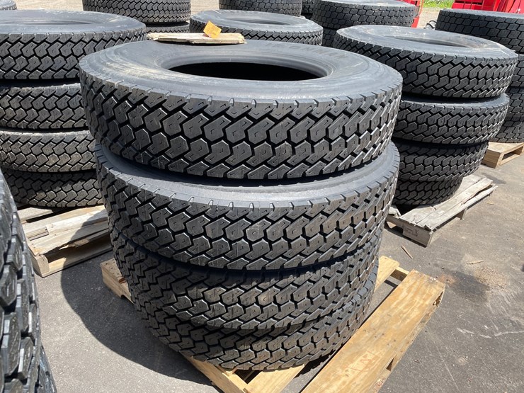 #6521-•-set-of-(4)-semi-tires-image-2