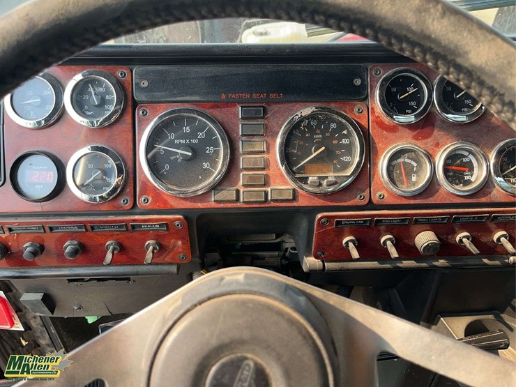2008-freightliner-fld120-image-14