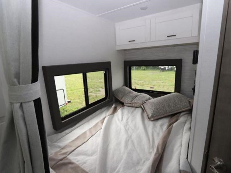 2024-ford-transit-image-28