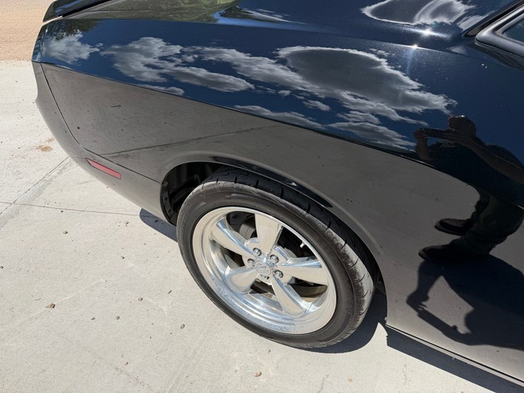 #1465-•-2013-dodge-challenger-sxt-image-28