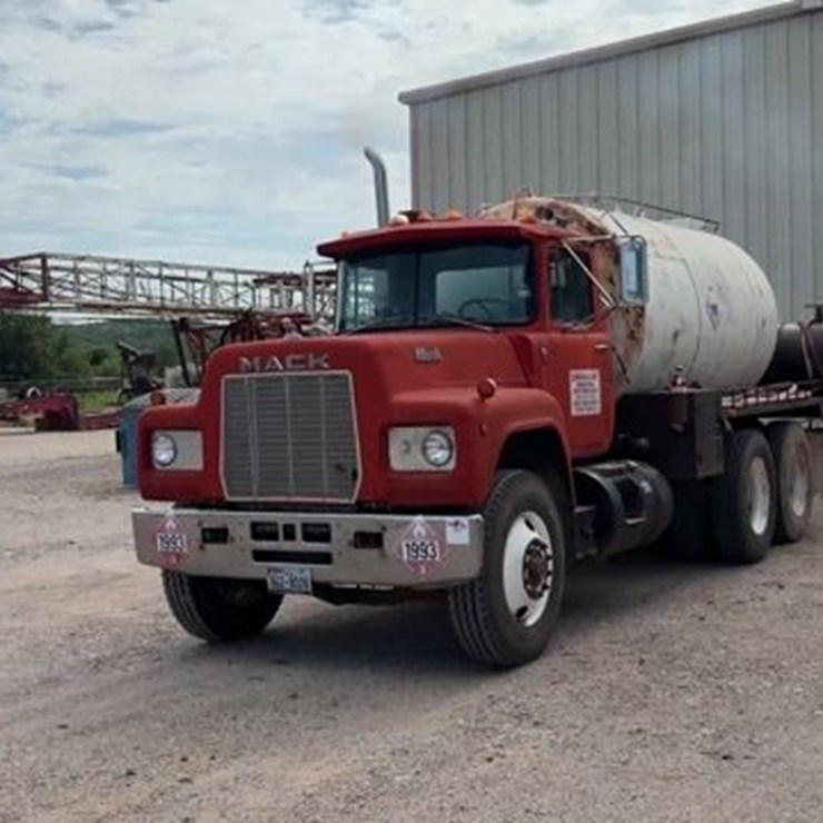 1986 MACK R686ST