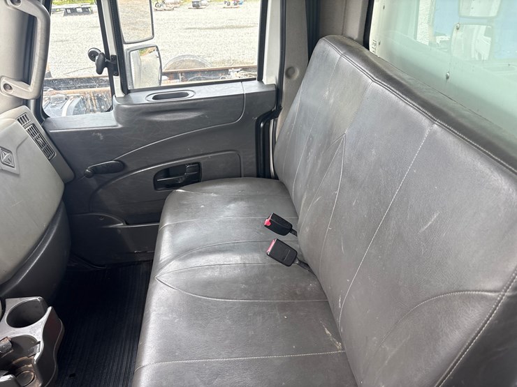 2015-international-durastar-4300-image-44