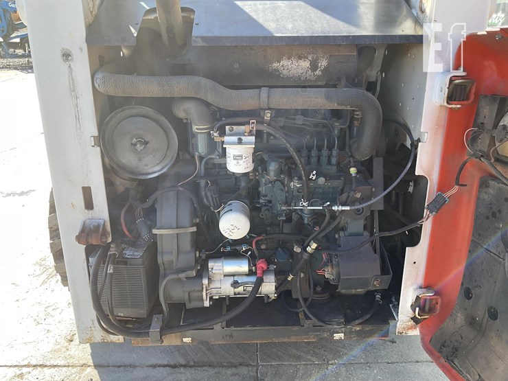 2005-bobcat-s300-image-17