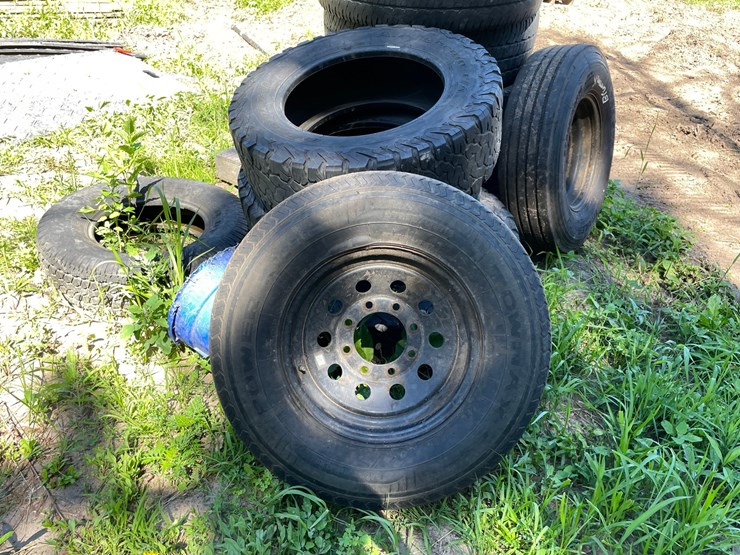 #7122-•-lot-of-used-tires-image-5