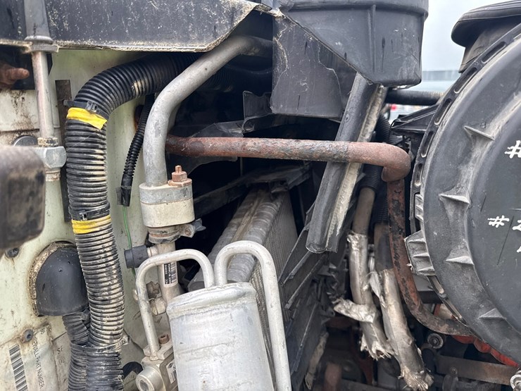 2011-international-durastar-4300-image-24