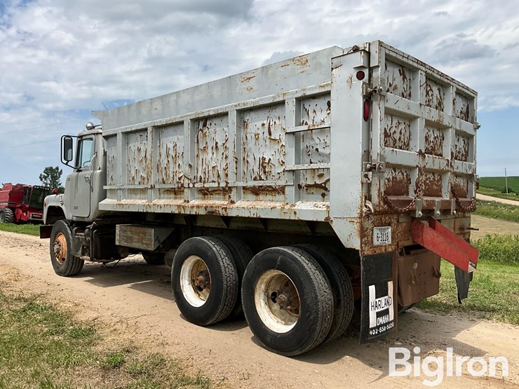1977-mack-dm685-image-6
