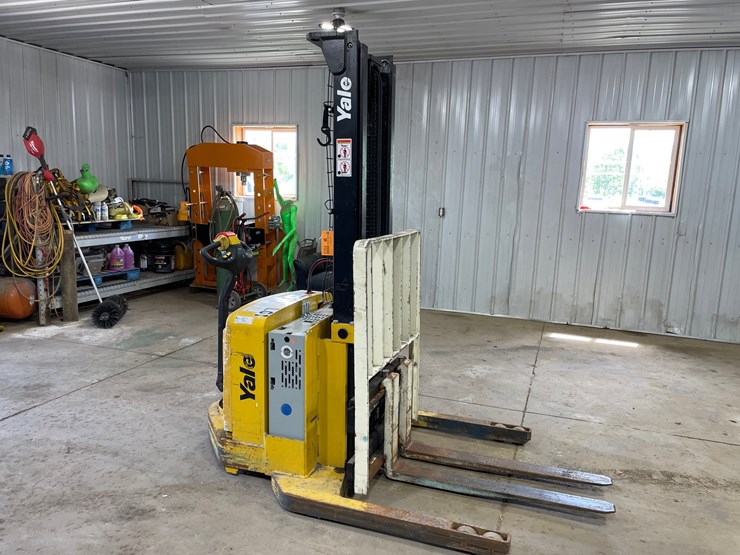 #6064-•-yale-electric-pallet-stacker-image-4