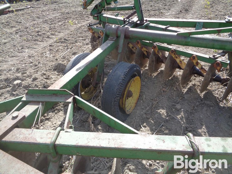 john-deere-bw-image-20