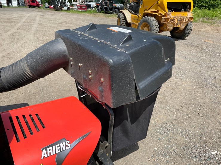 #6072-•-ariens-zoom-1540-zero-turn-lawn-mower-image-15