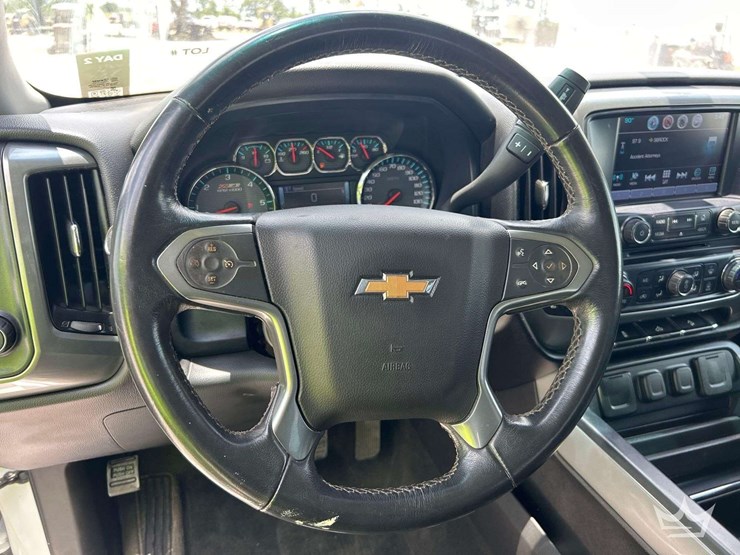 2018-chevrolet-silverado-1500-image-11