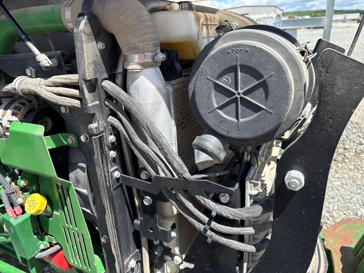 2018-john-deere-5065e-image-28