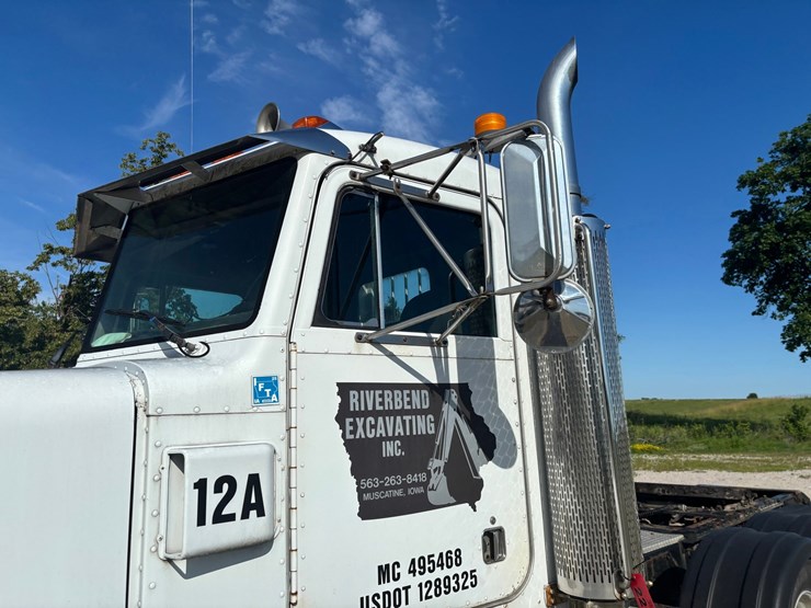 1988-peterbilt-377-image-10