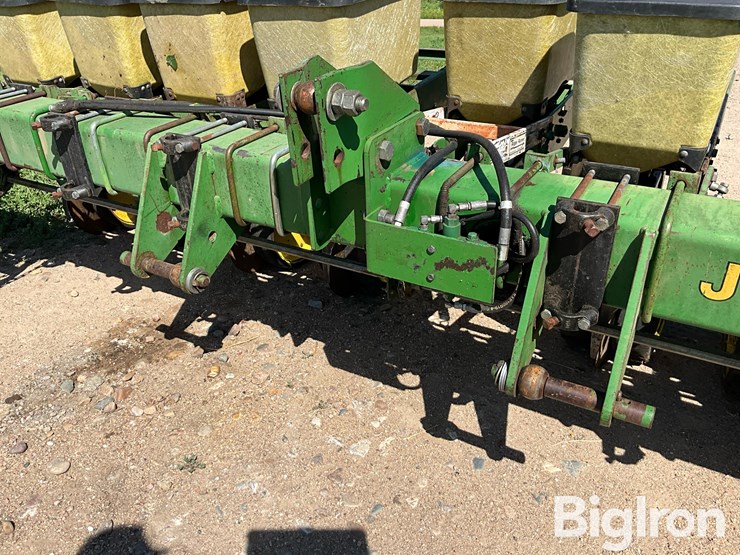 john-deere-7300-image-9