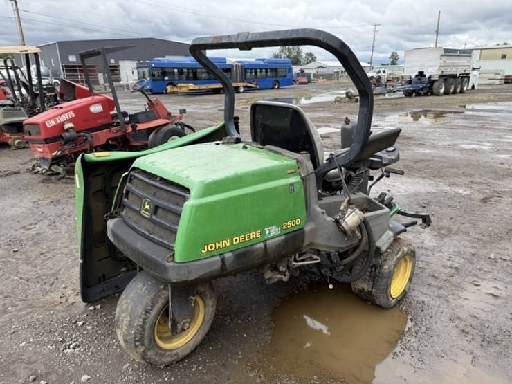 john-deere-2500-image-3