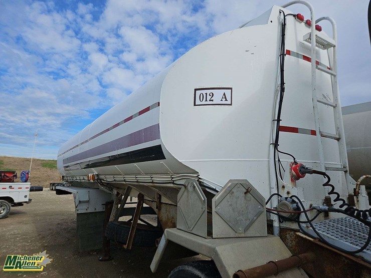 1982-hutchinson-super-b-oil-tank-trailer-image-4