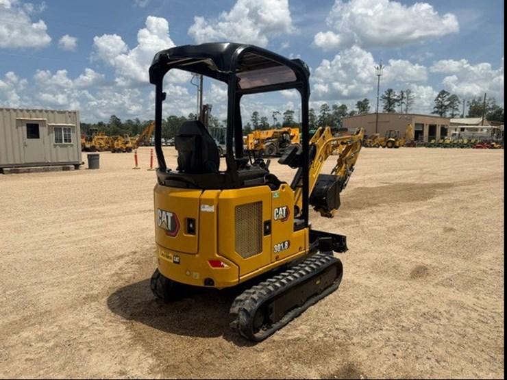 caterpillar-301.8-image-4