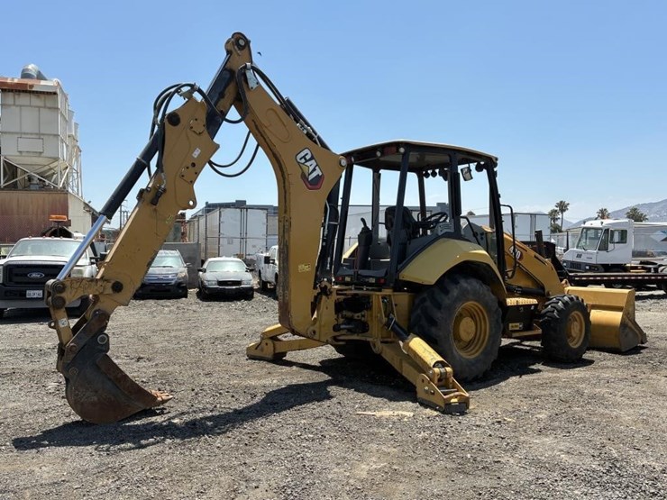 2022-caterpillar-430-image-3