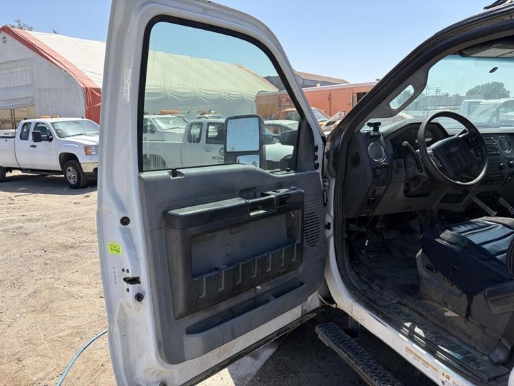 2012-ford-f450-image-17