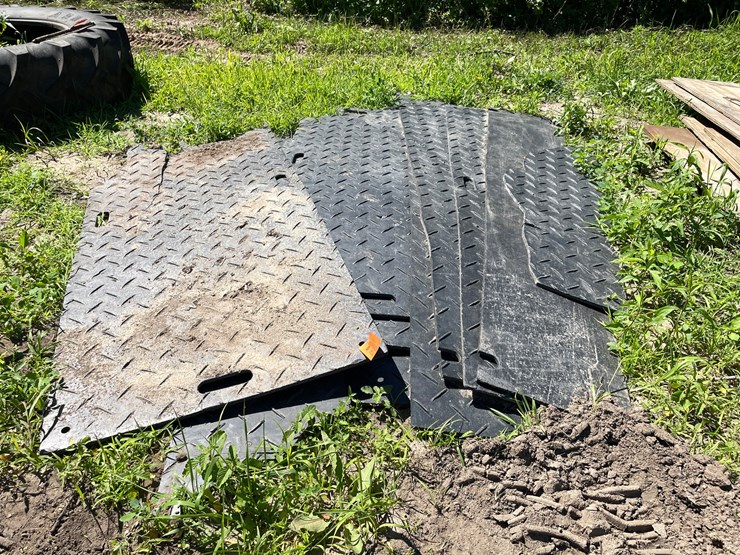 #7124-•-landscaping-ground-protecting-mat-sections-image-2
