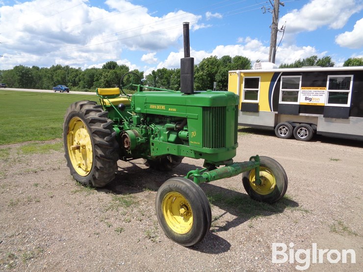 1955-john-deere-70-image-3