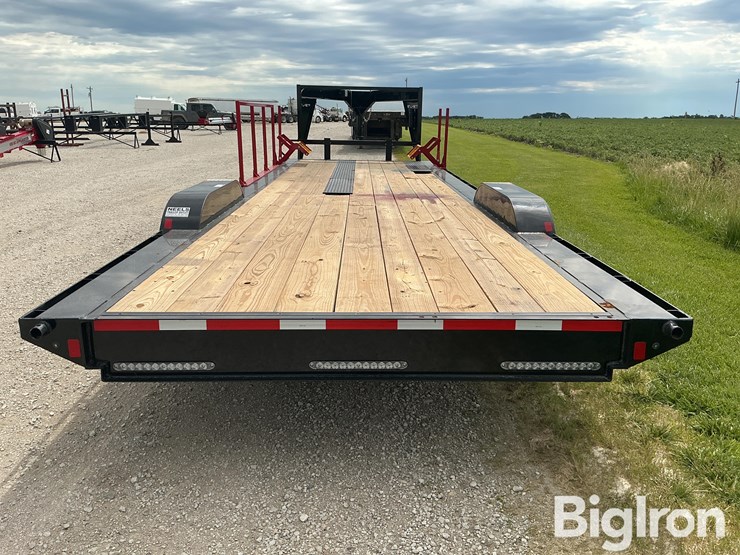 2016-finish-line-gooseneck-t/a-flatbed-trailer-image-6