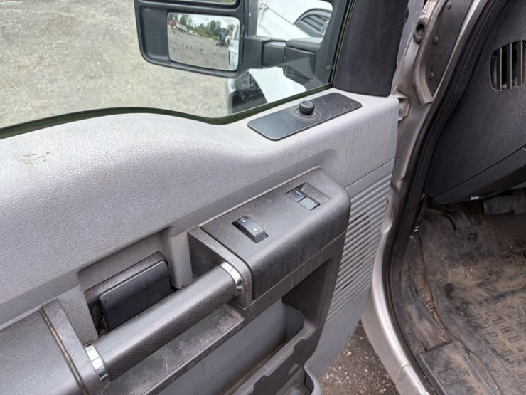 2014-ford-f350-sd-image-23