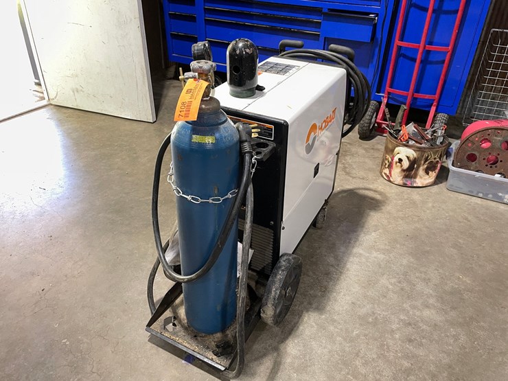 #7108-•-hobart-iron-man-240-wire-feed-welder-image-1