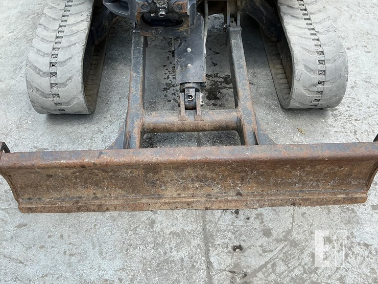 2022-deere-35g-image-12