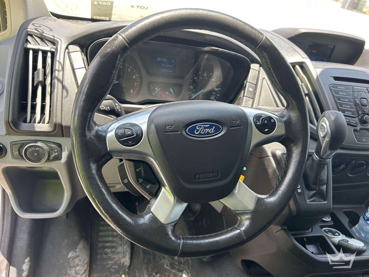 2017-ford-transit-image-10