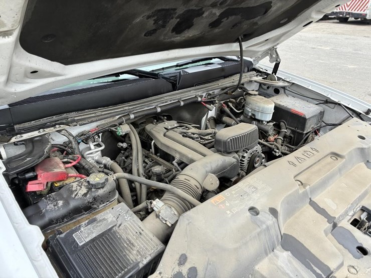 2012-gmc-sierra-2500-image-8