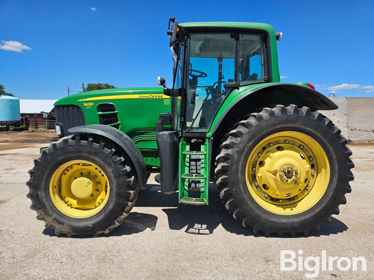 2009-john-deere-7430-premium-image-8