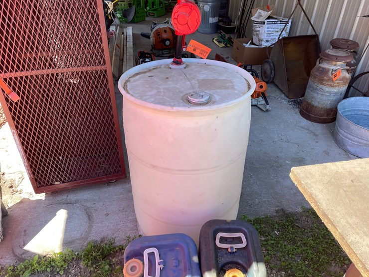 #7190-•-poly-50-gallon-poly-barrel-with-barrel-pump-image-3