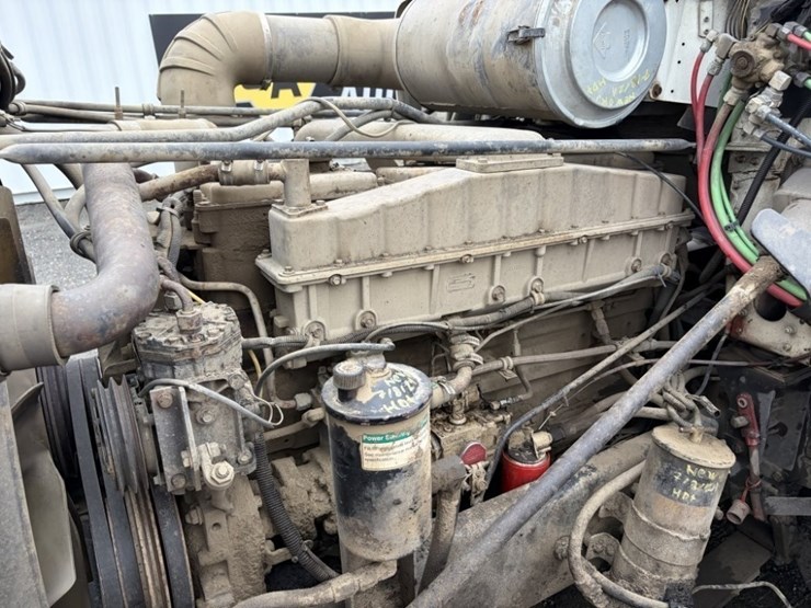 1997-freightliner-usf-1e-asphalt-distributor-truck-image-9