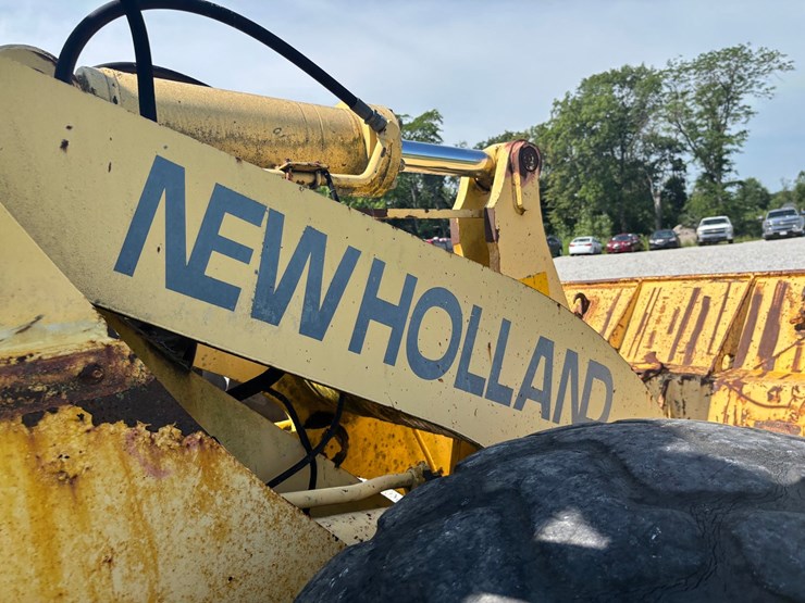 new-holland-lw170-image-31