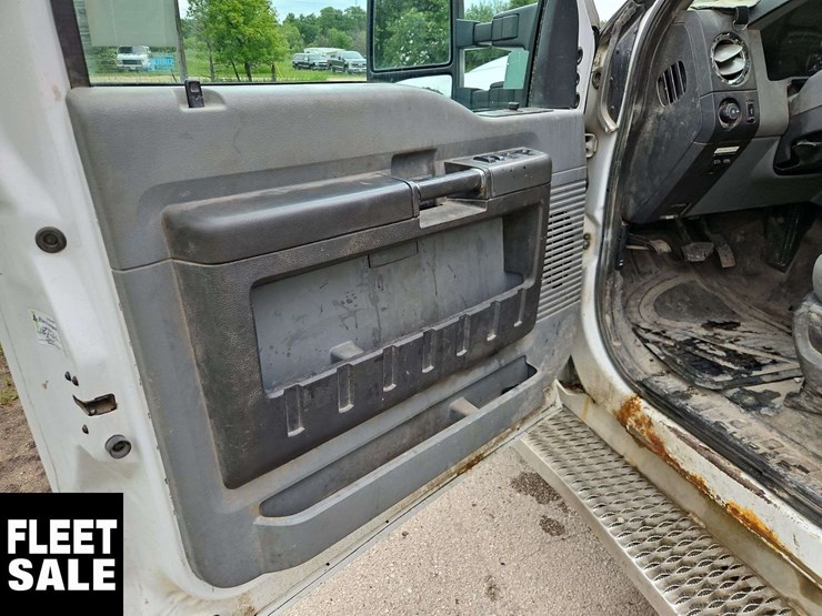 2012-ford-f350-image-17