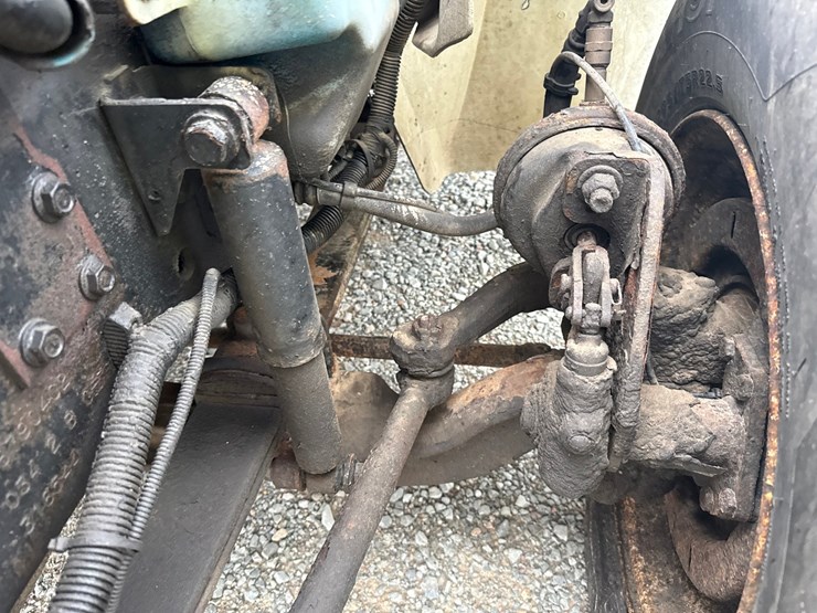 2011-international-durastar-4300-image-11