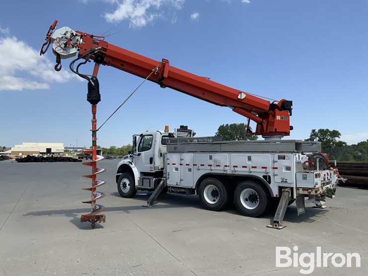 2012-freightliner-m2-106-image-15