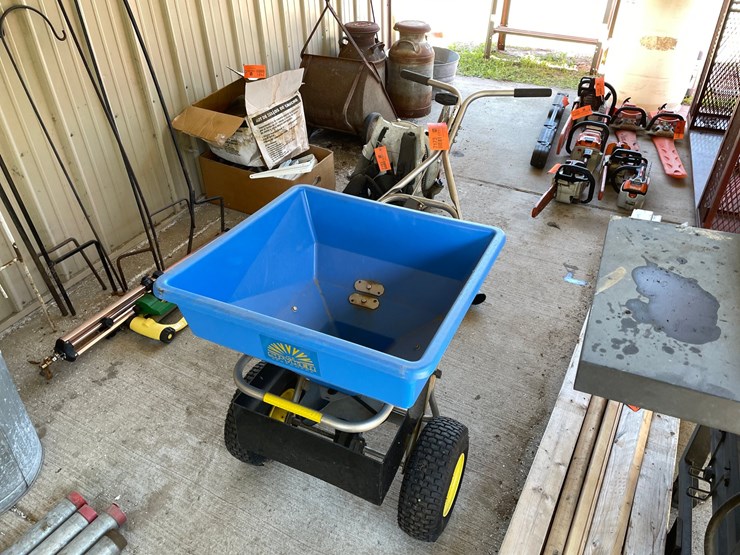 #7173-•-ice-spyker-salt-spreader-image-1