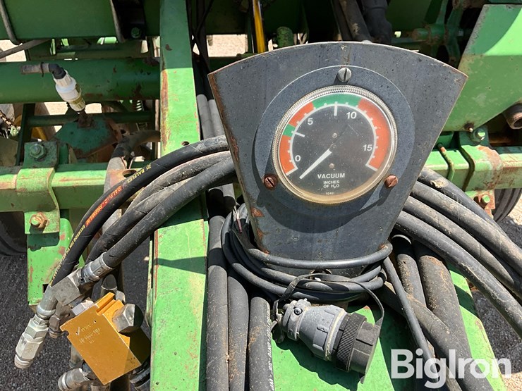 john-deere-7200-image-13