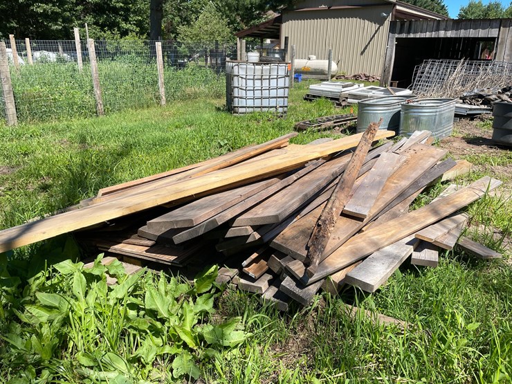 #7125-•-assorted-scrap-lumber-and-plywood-image-10