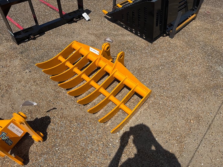 caterpillar-305-image-3
