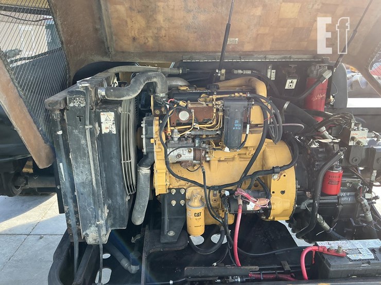 2007-caterpillar-tl943-image-12