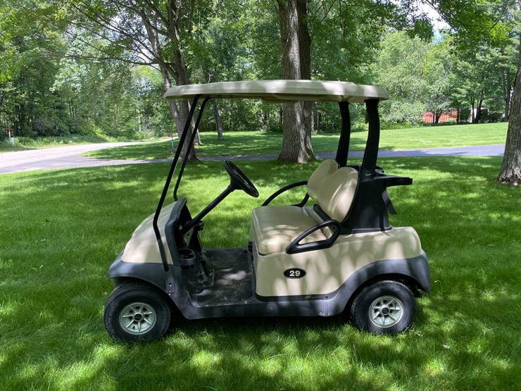 #6059-•-club-car-electric-golf-cart-image-2