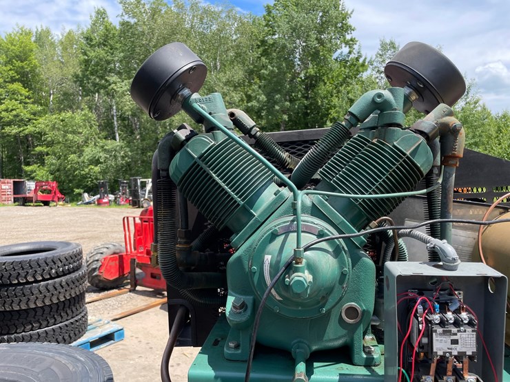#6077-•-champion-air-compressor-image-7