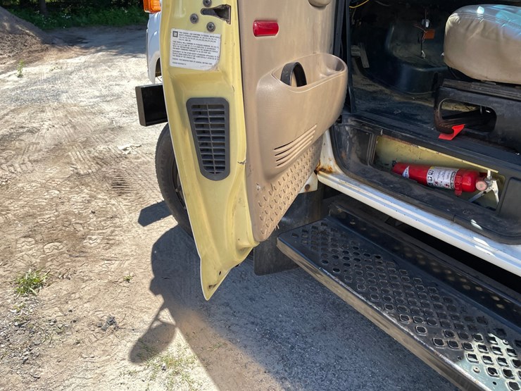 #7099-•-2005-gmc-c5500-with-alum-line-aluminum-dump-box-(wi-title-in-delay)-image-59